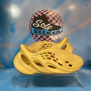 Yeezy foam runner sulfer